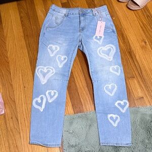 Chic Light Blue Heart-Embellished Cropped Jeans